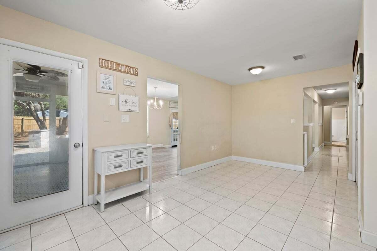 318 Jamaica Way