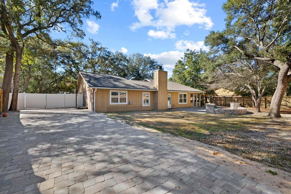 318 Jamaica Way