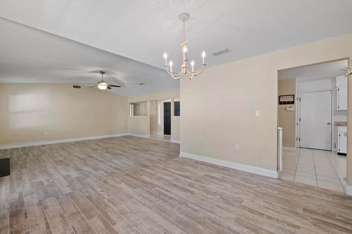 318 Jamaica Way