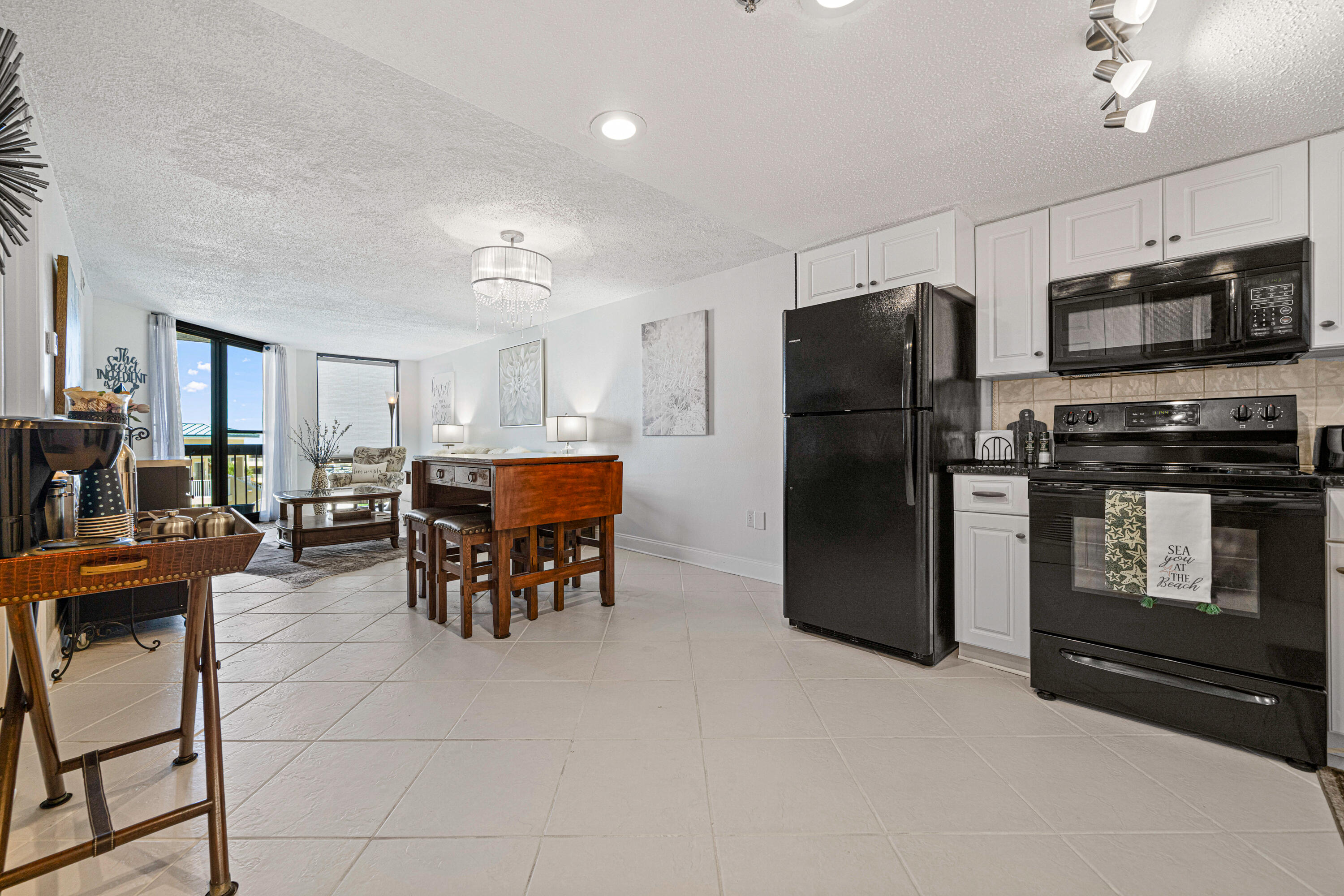 1040 Hwy 98, 516