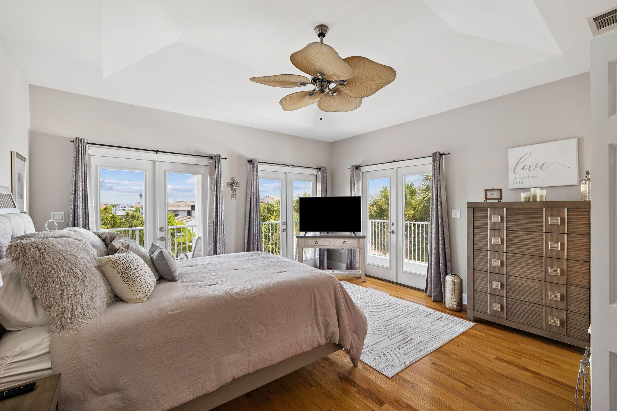 84 Vista Bluffs