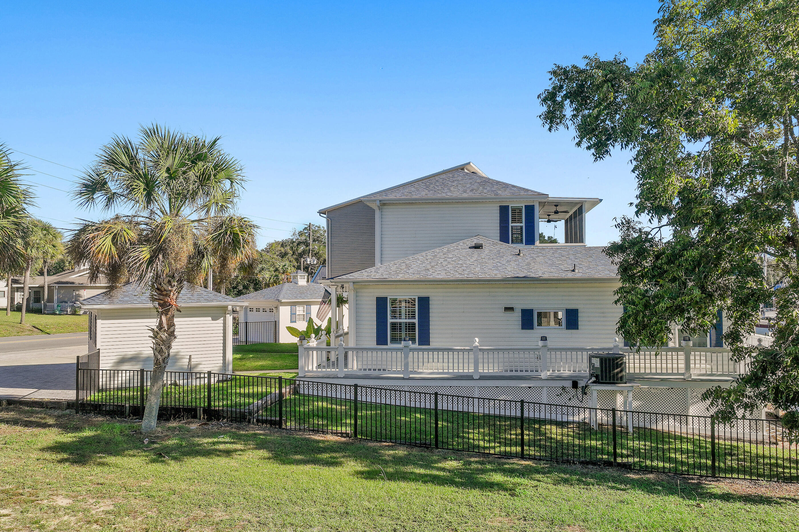 813 Bayshore Drive, Niceville