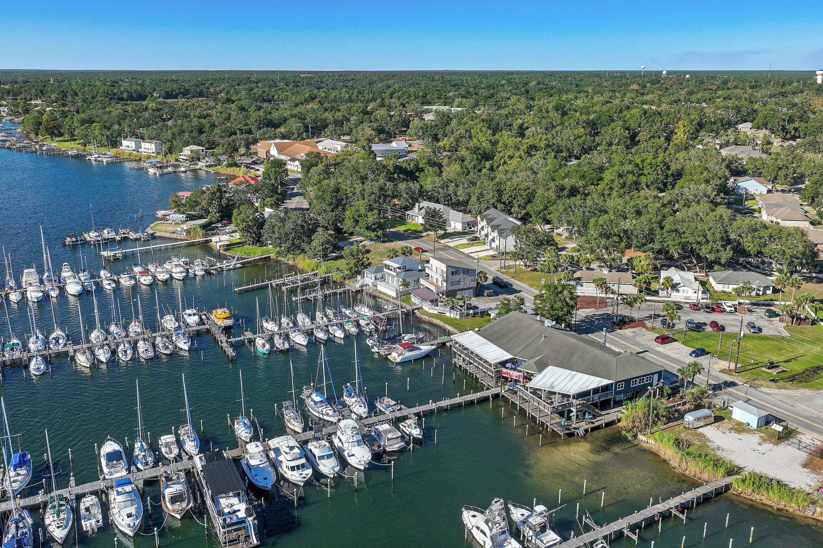 813 Bayshore Drive, Niceville