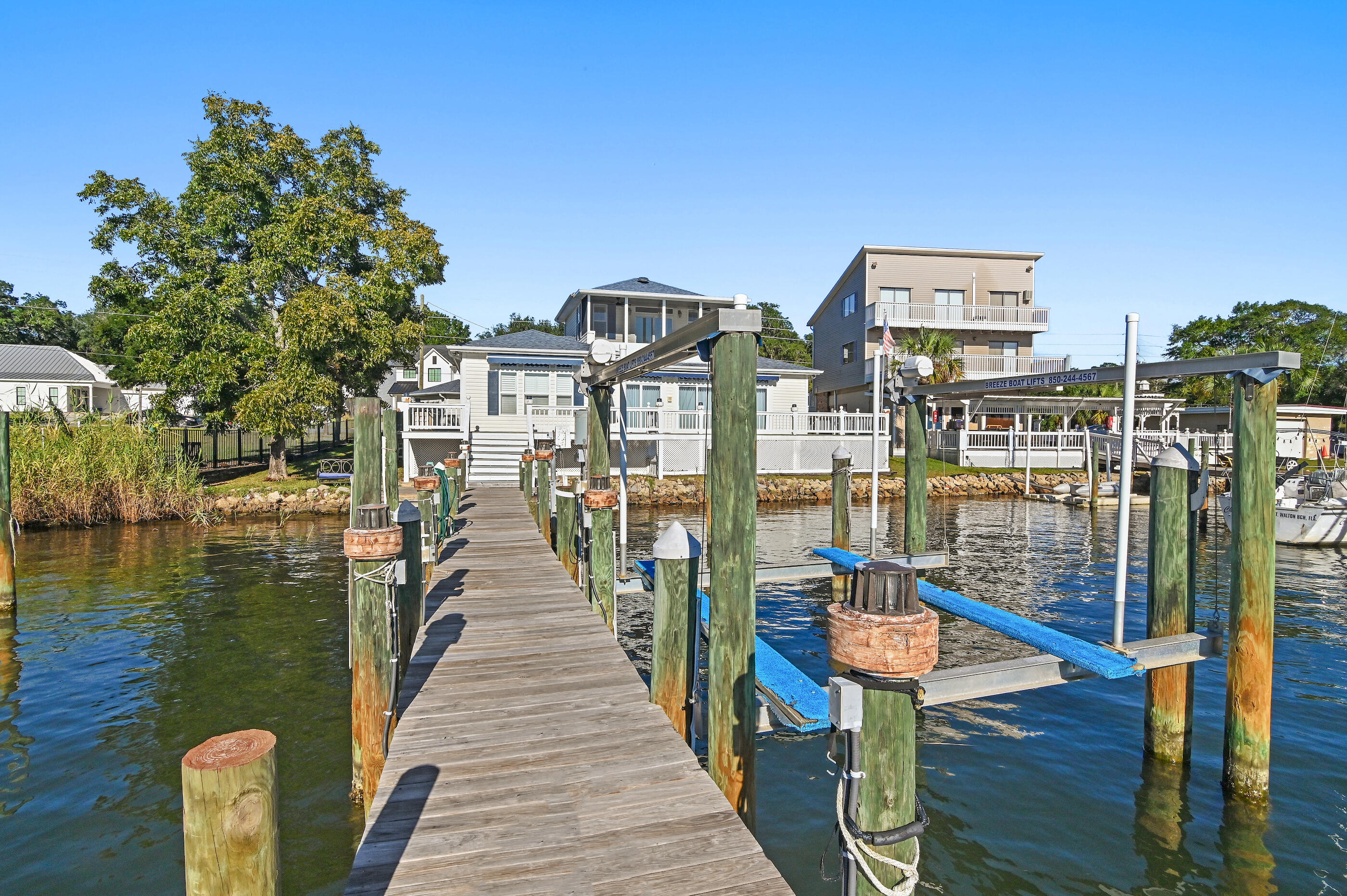 813 Bayshore Drive, Niceville