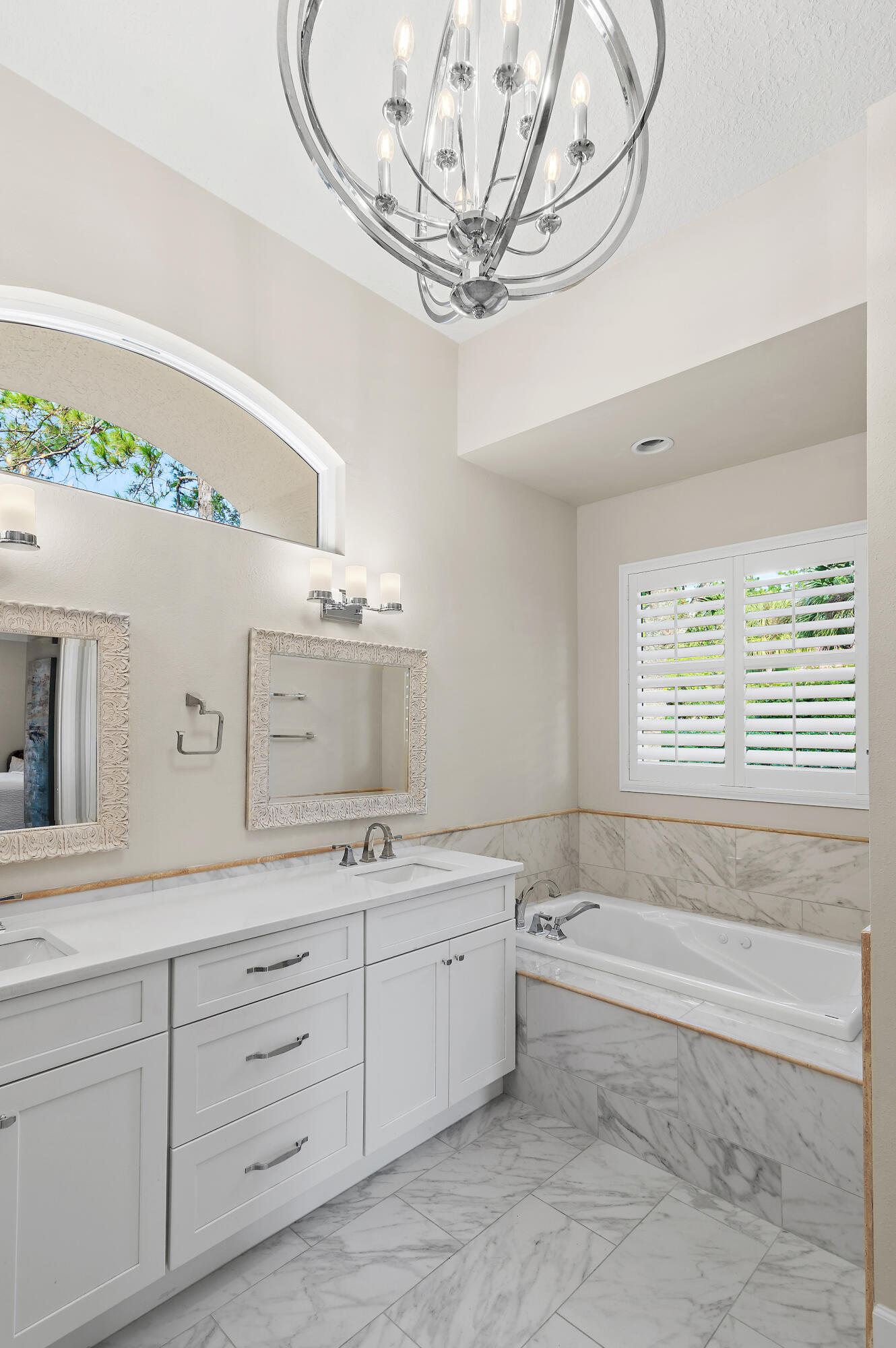 1402 E Baytowne Avenue