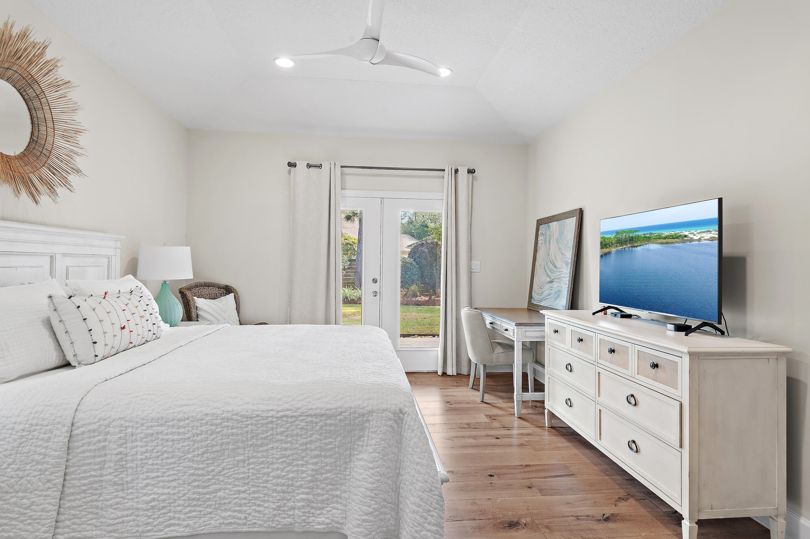 1402 E Baytowne Avenue