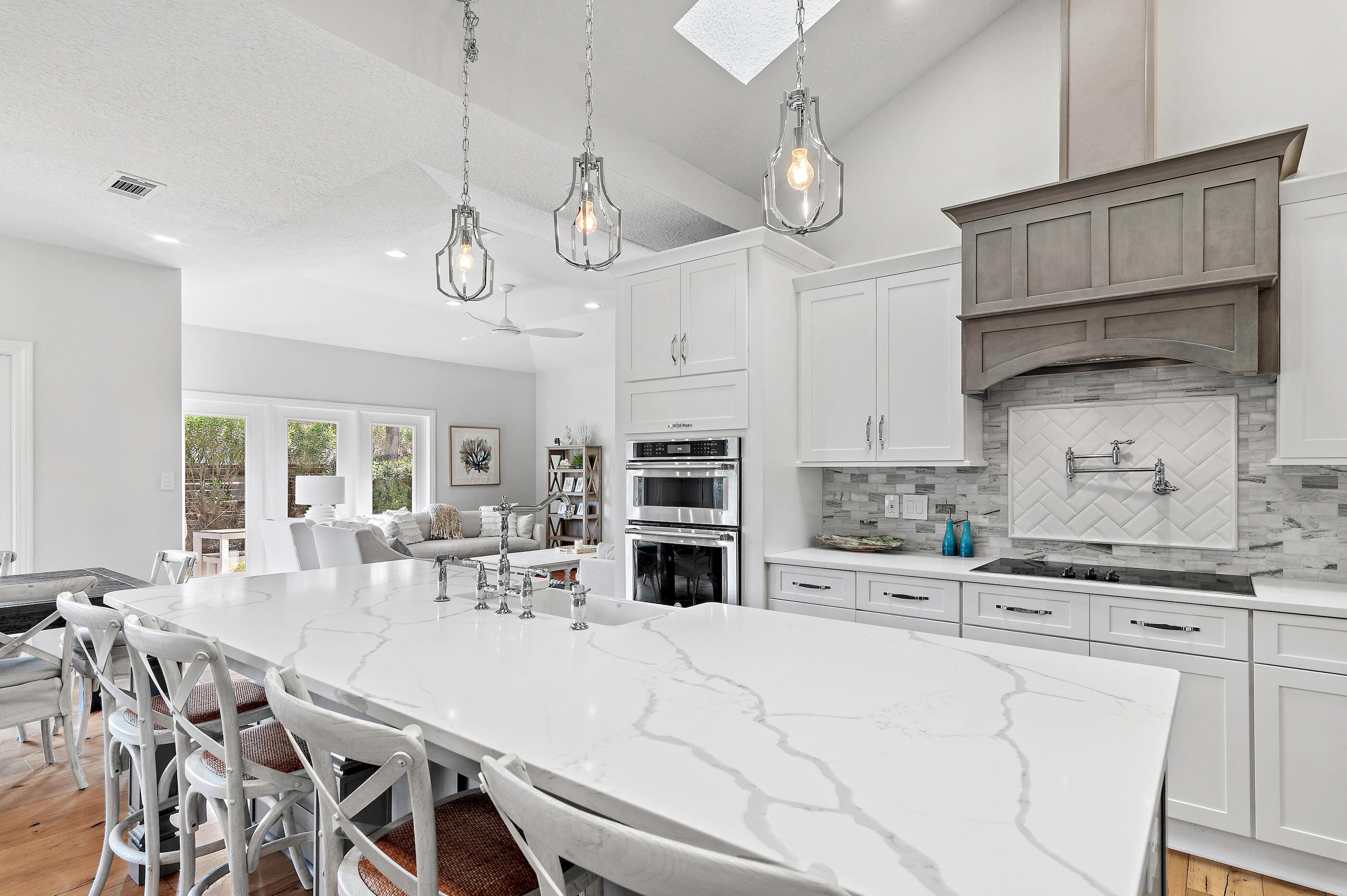 1402 E Baytowne Avenue