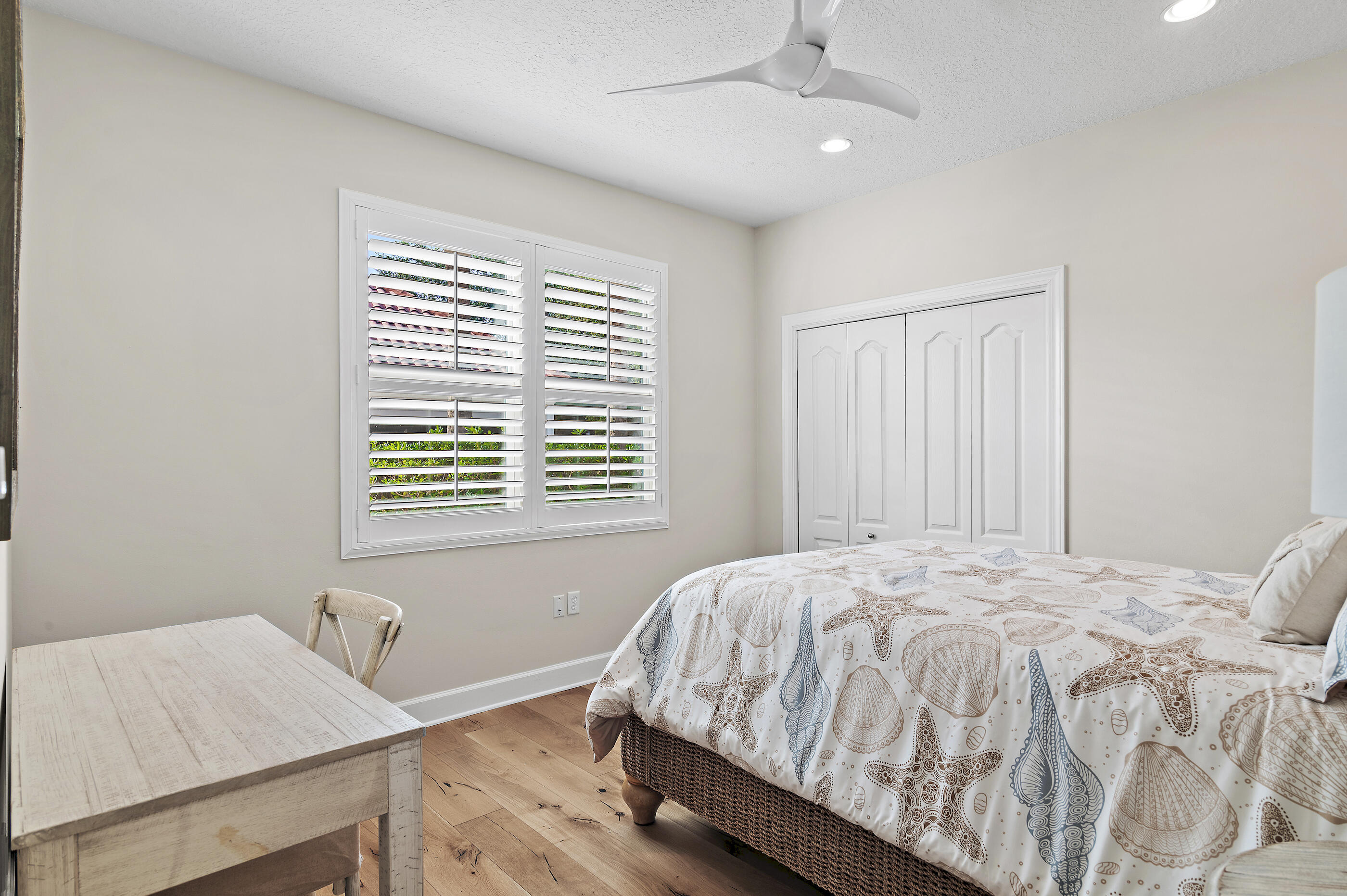 1402 E Baytowne Avenue