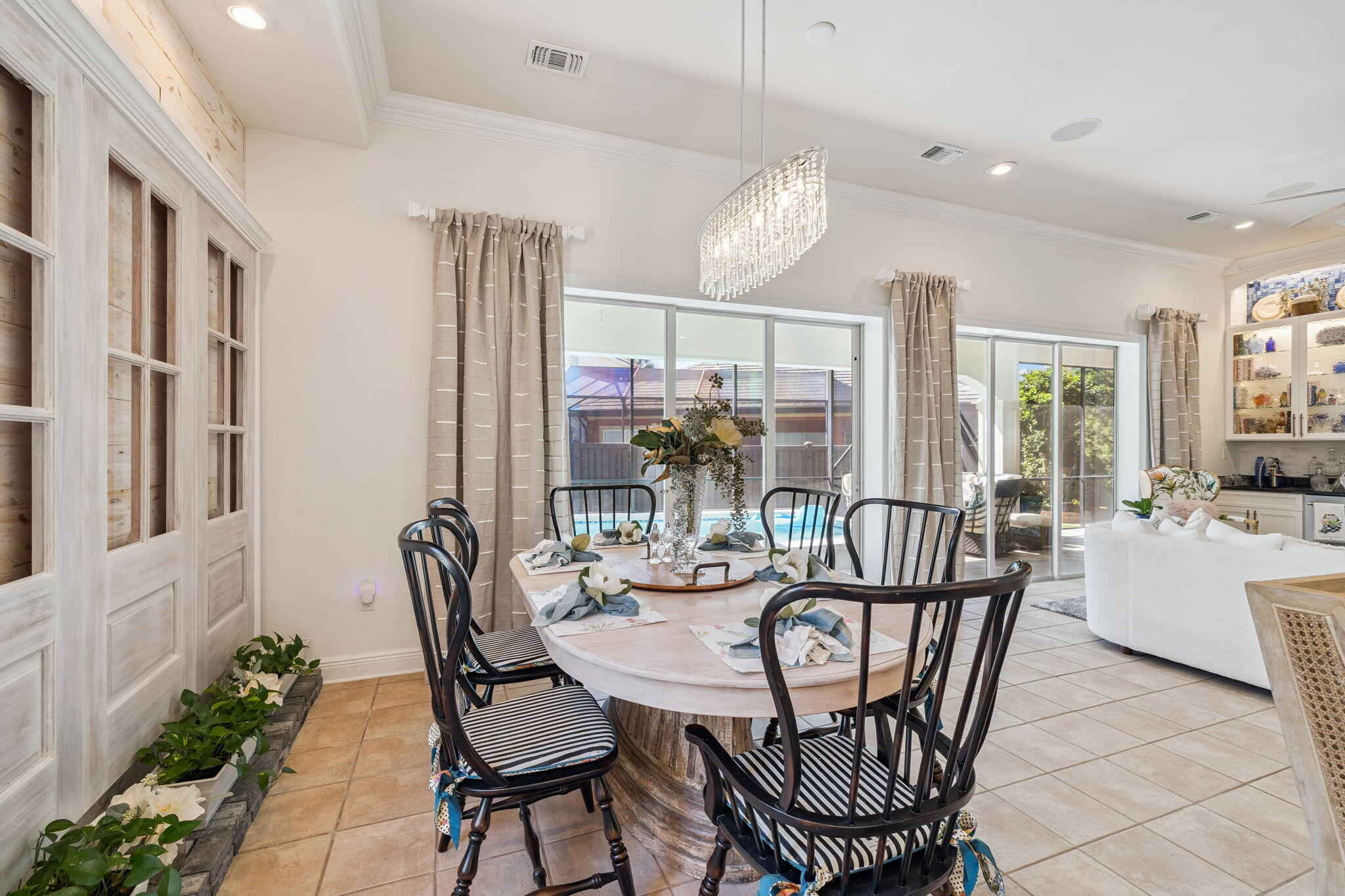 4732 Papaya Park