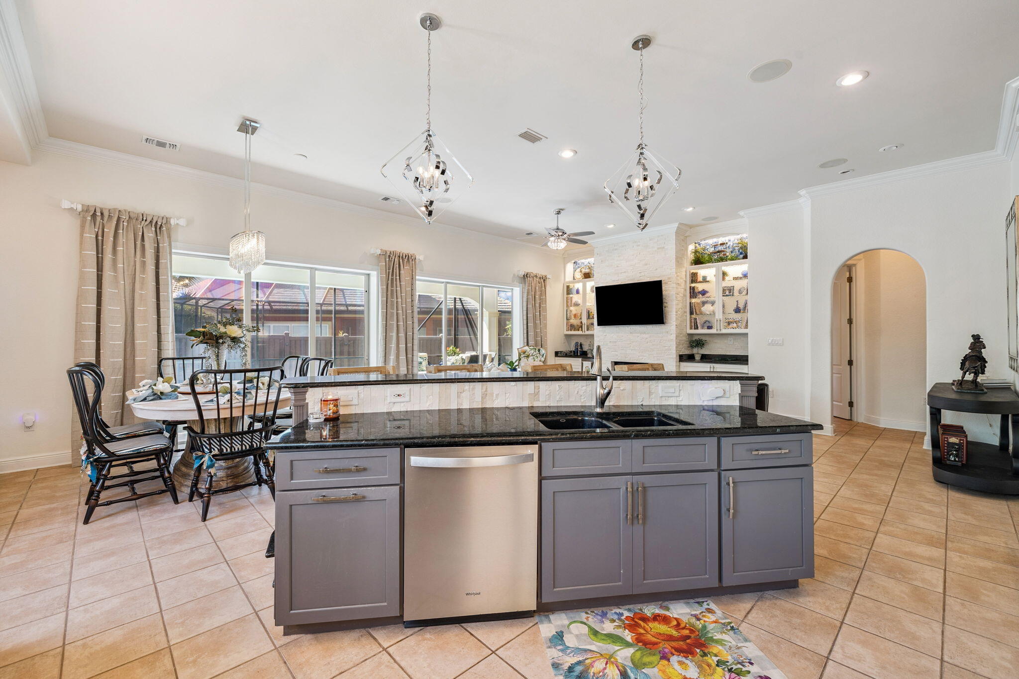 4732 Papaya Park