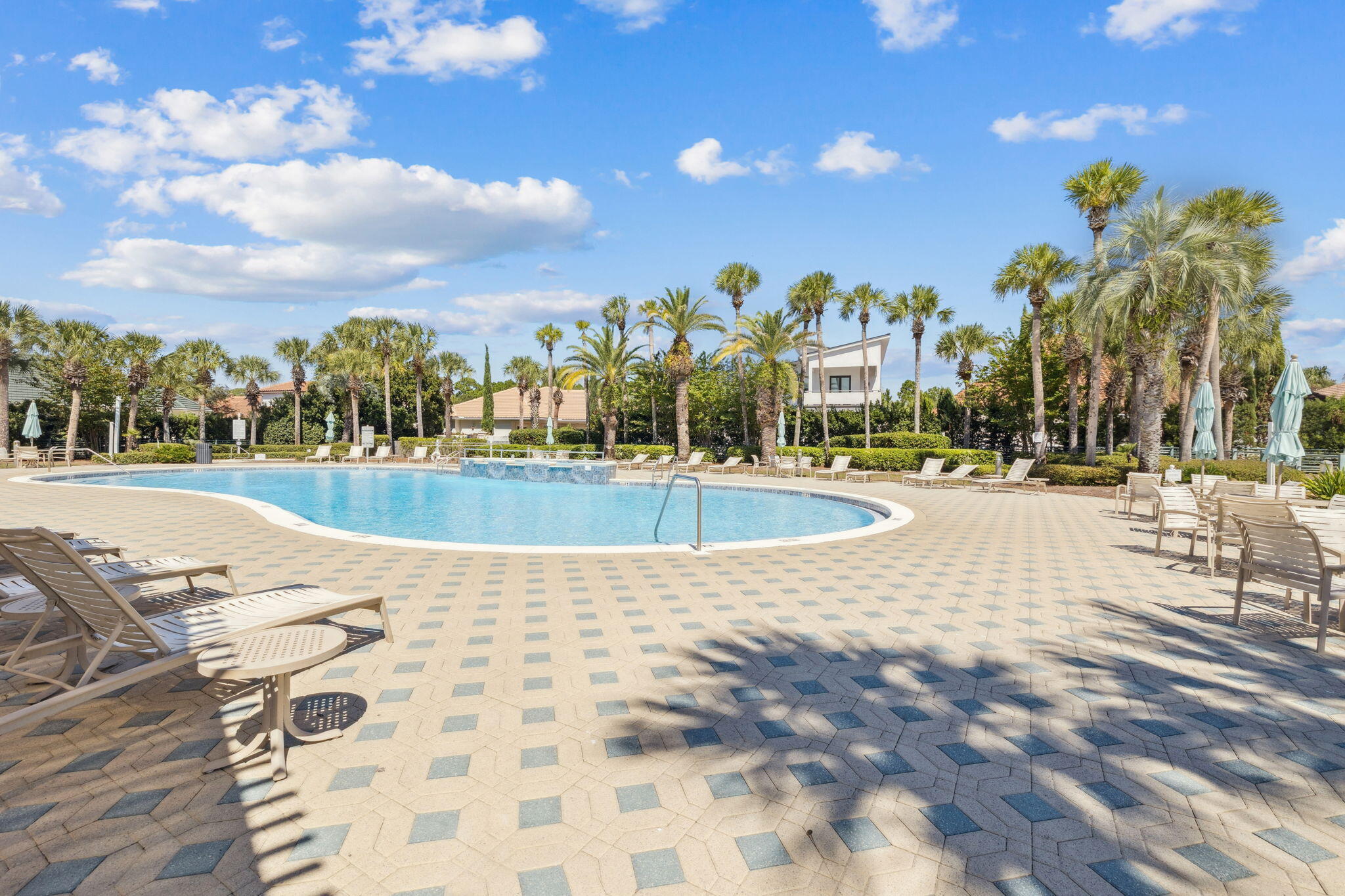 4732 Papaya Park