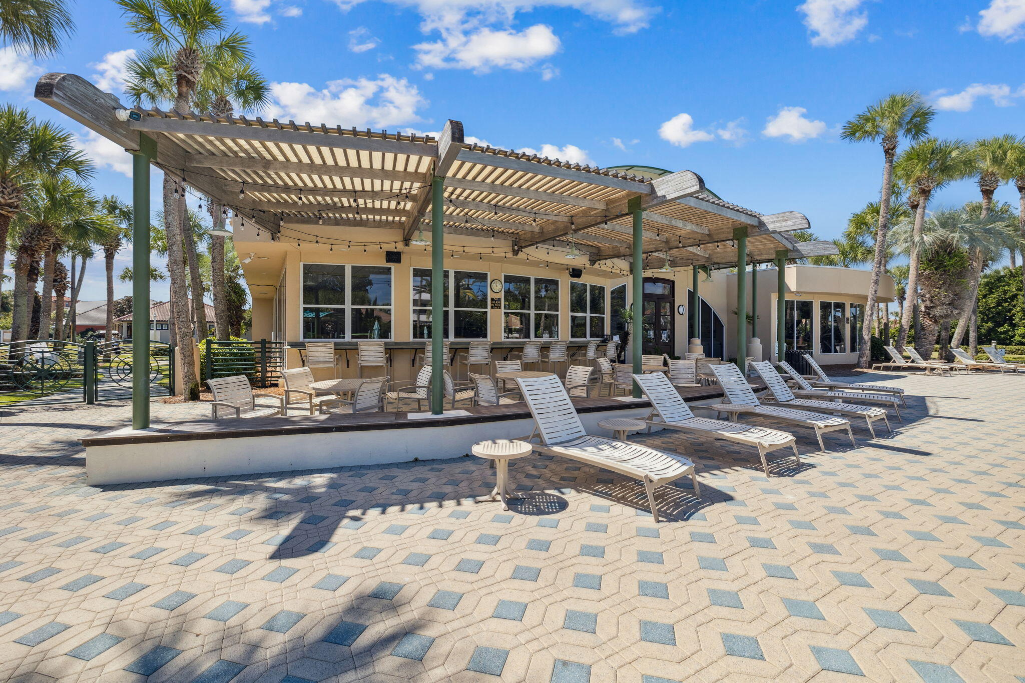 4732 Papaya Park