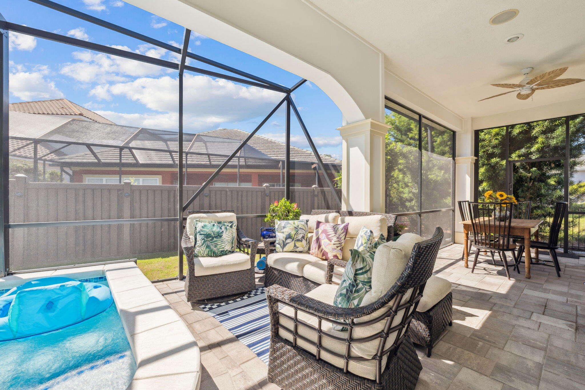 4732 Papaya Park