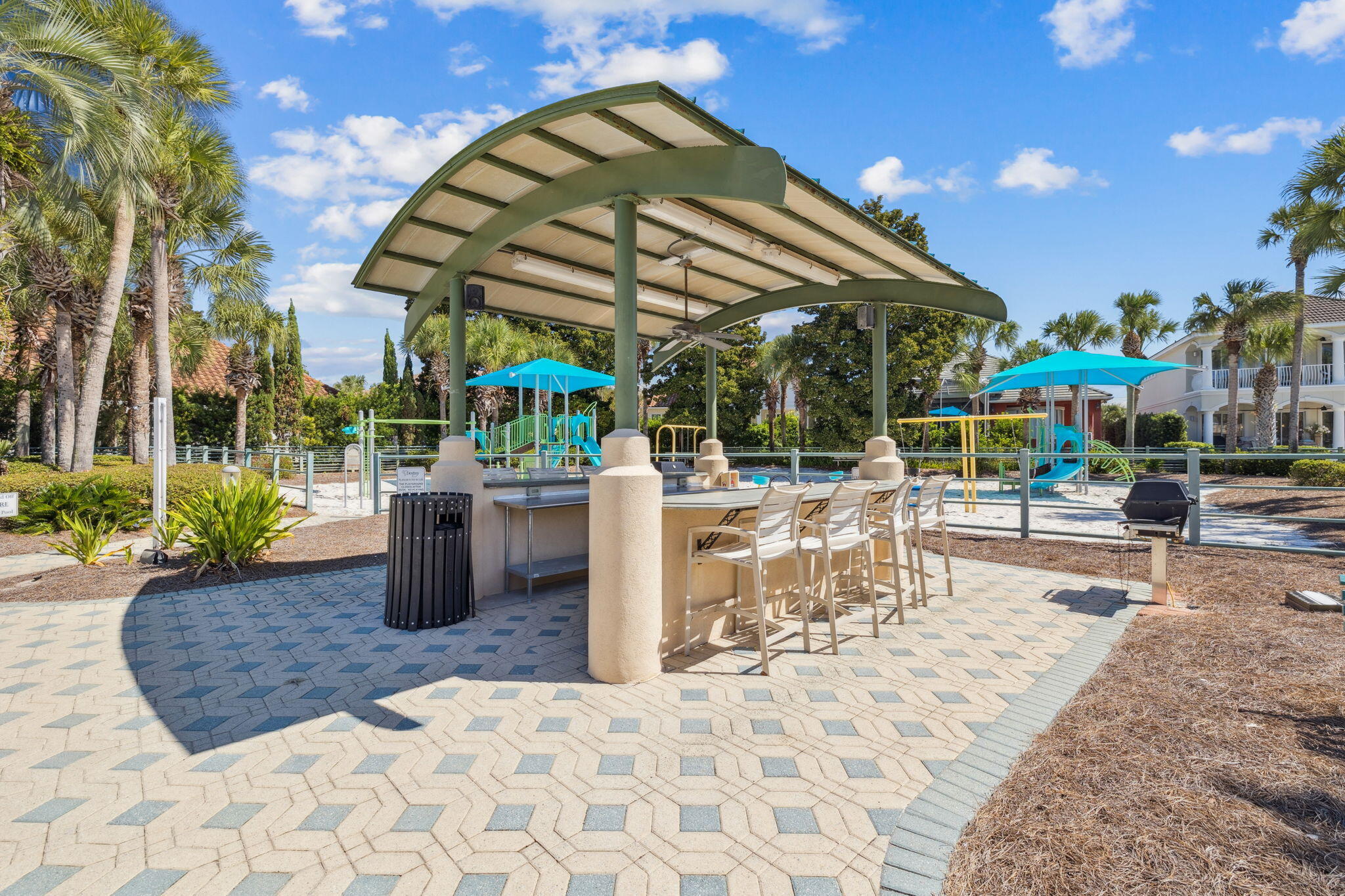 4732 Papaya Park