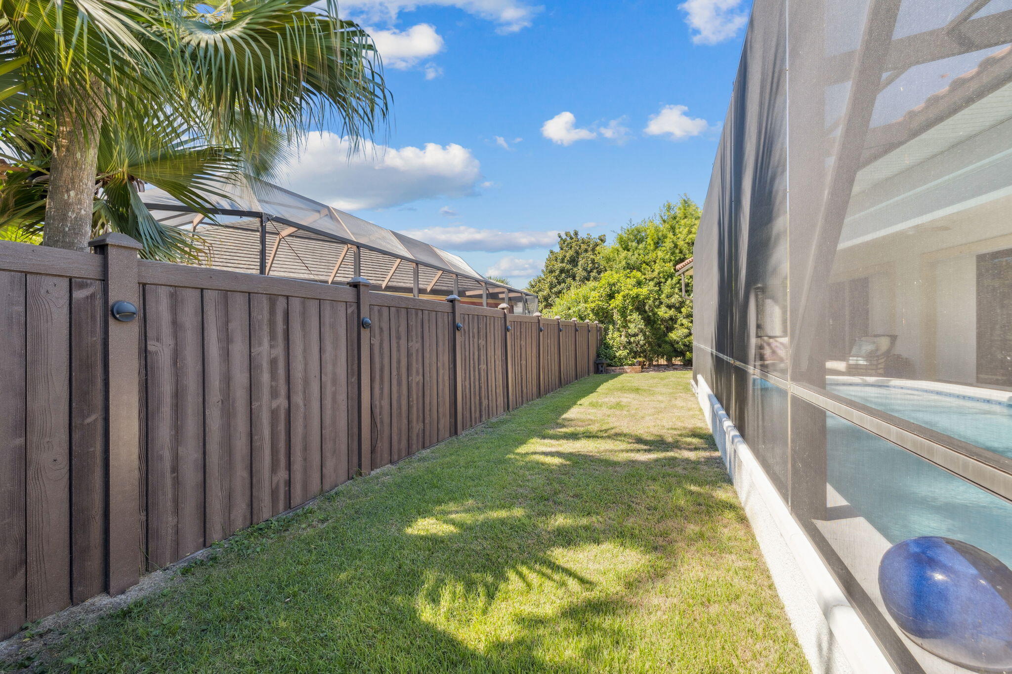 4732 Papaya Park
