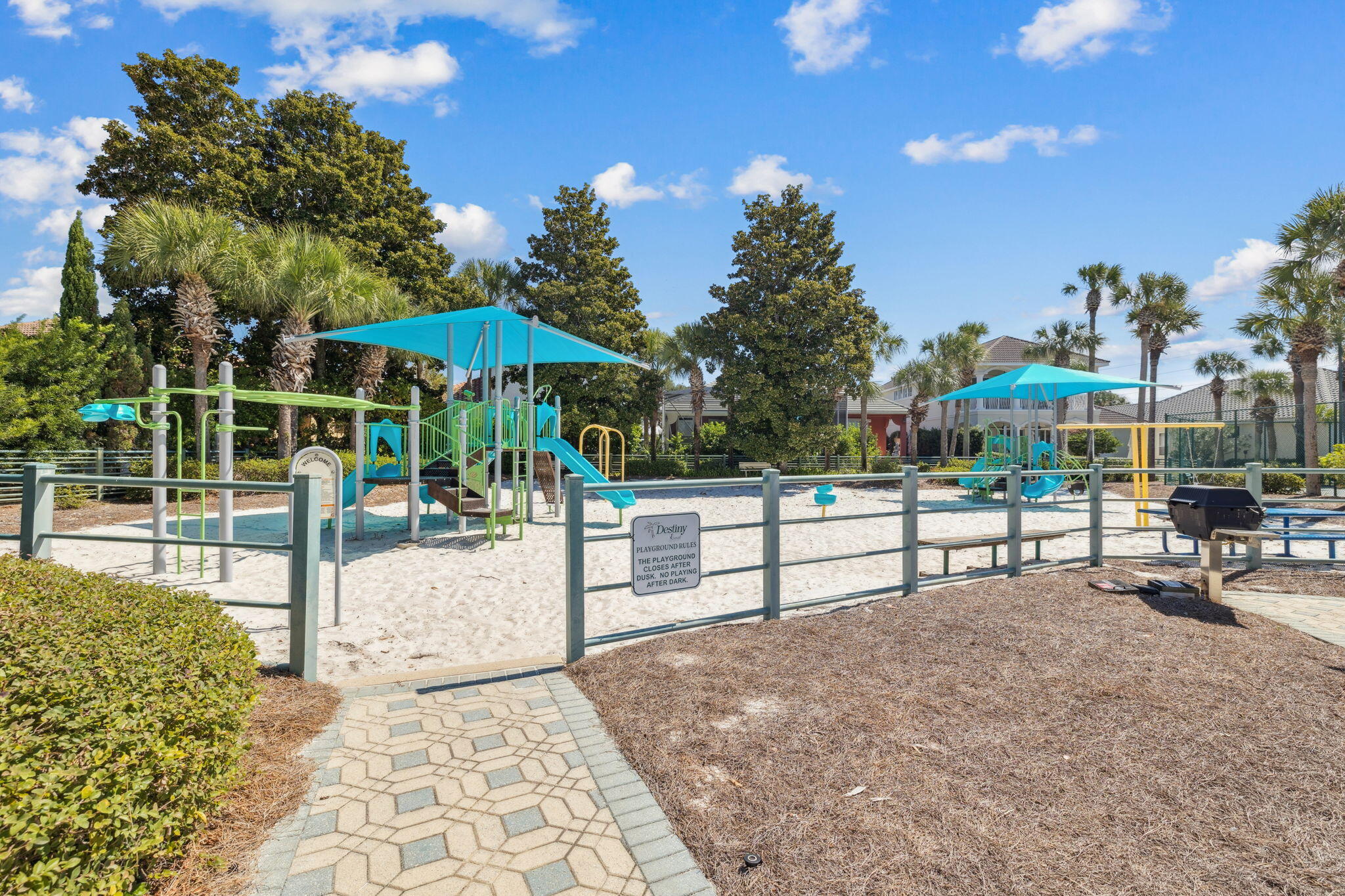 4732 Papaya Park