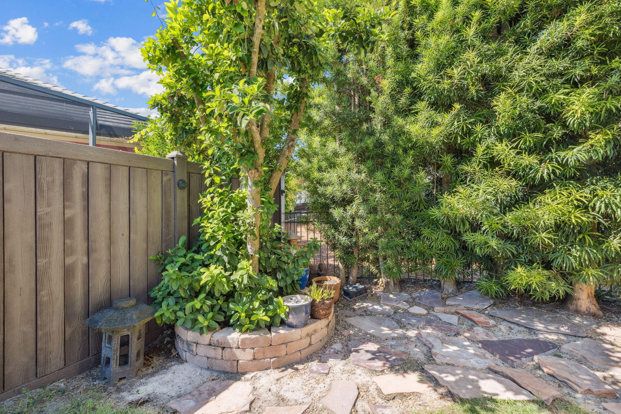 4732 Papaya Park