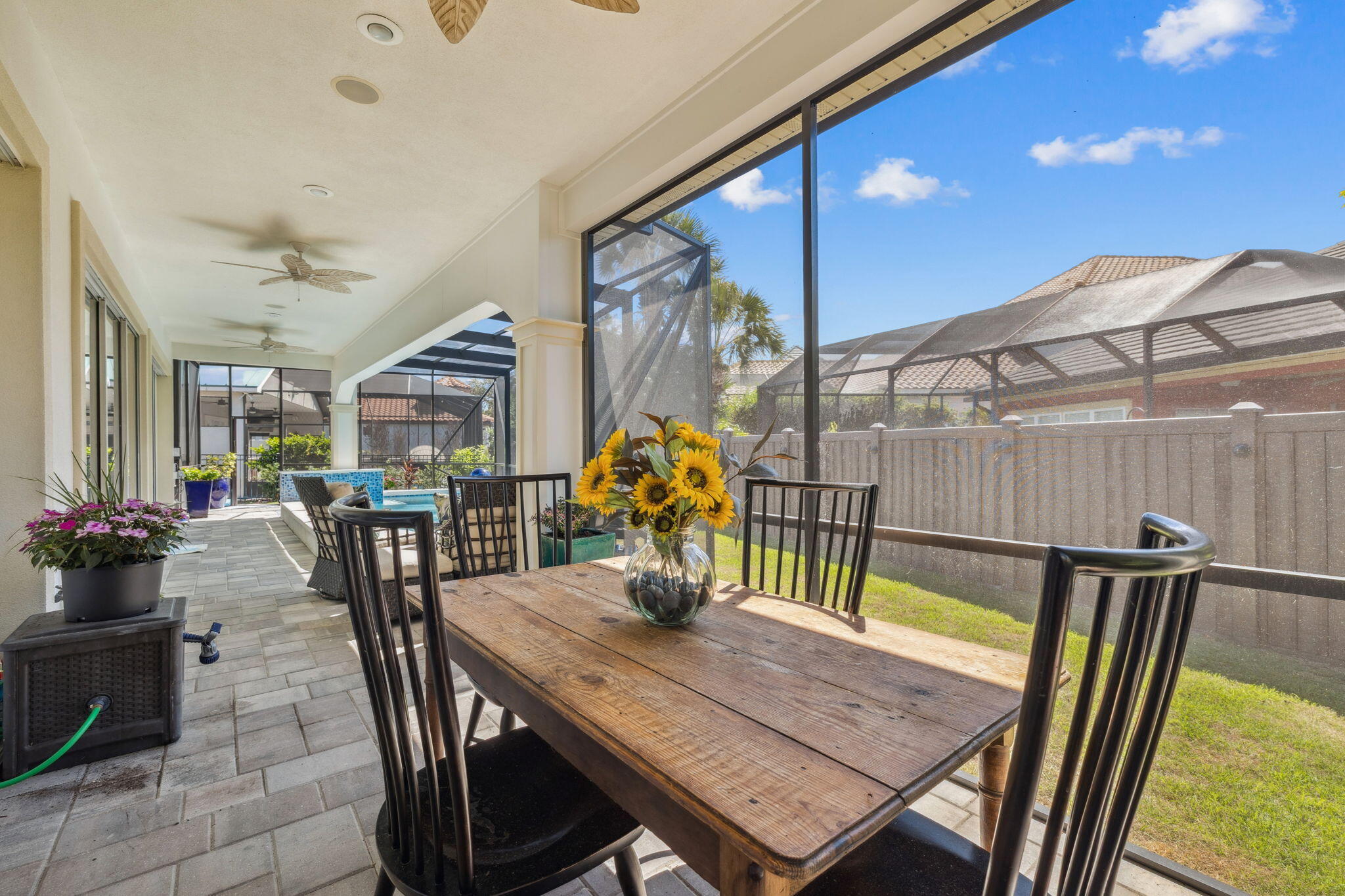 4732 Papaya Park
