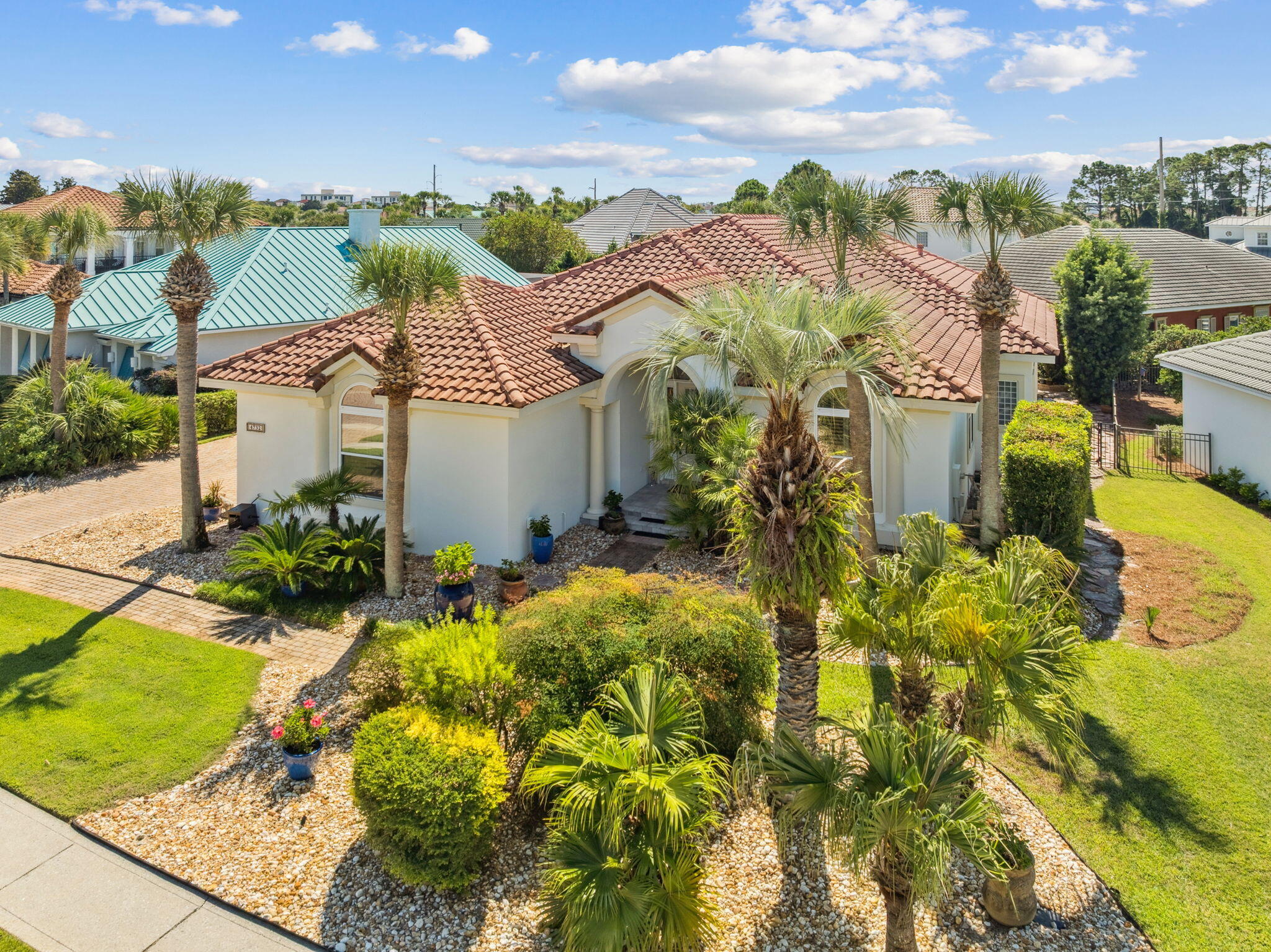 4732 Papaya Park