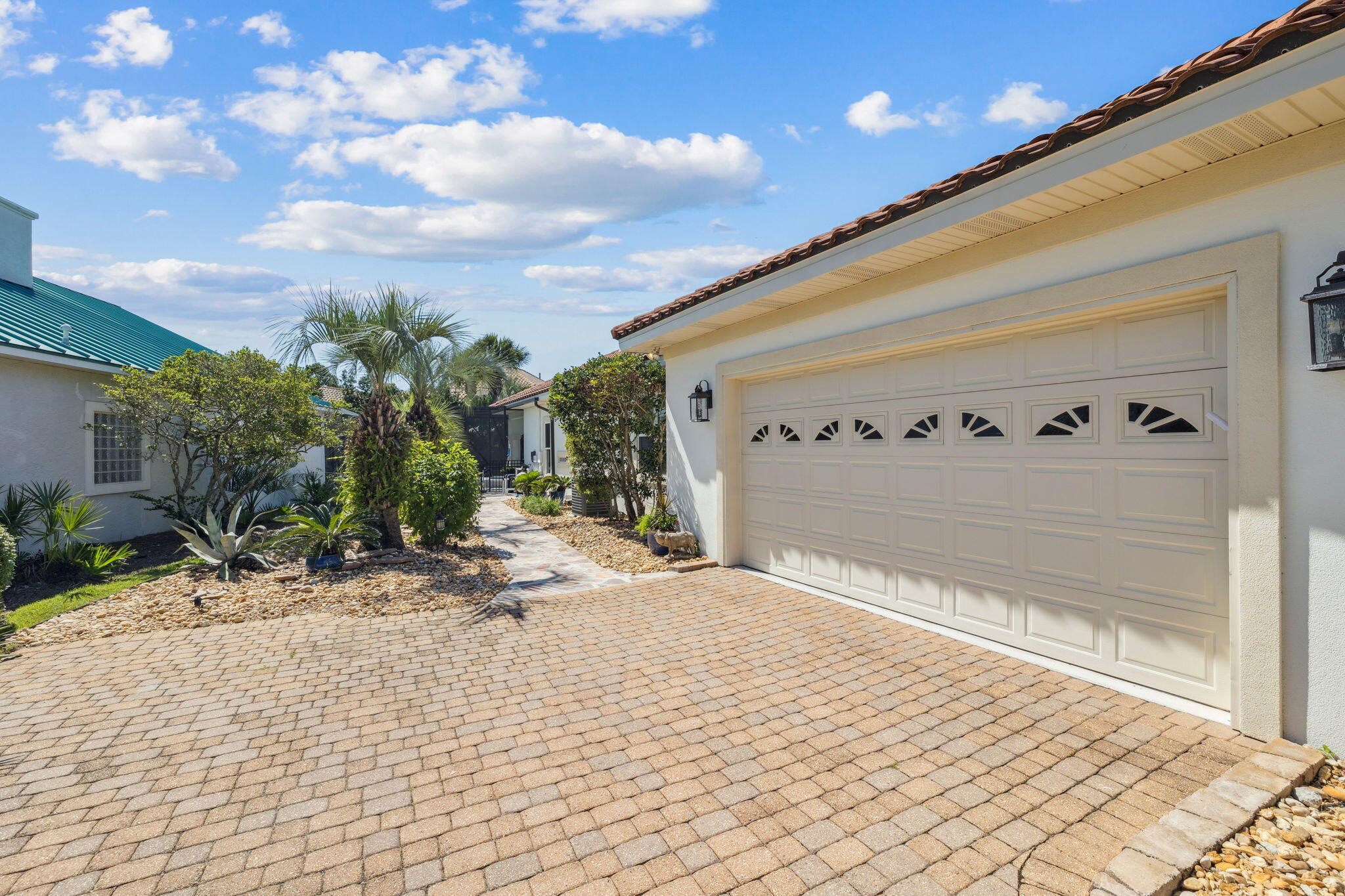 4732 Papaya Park