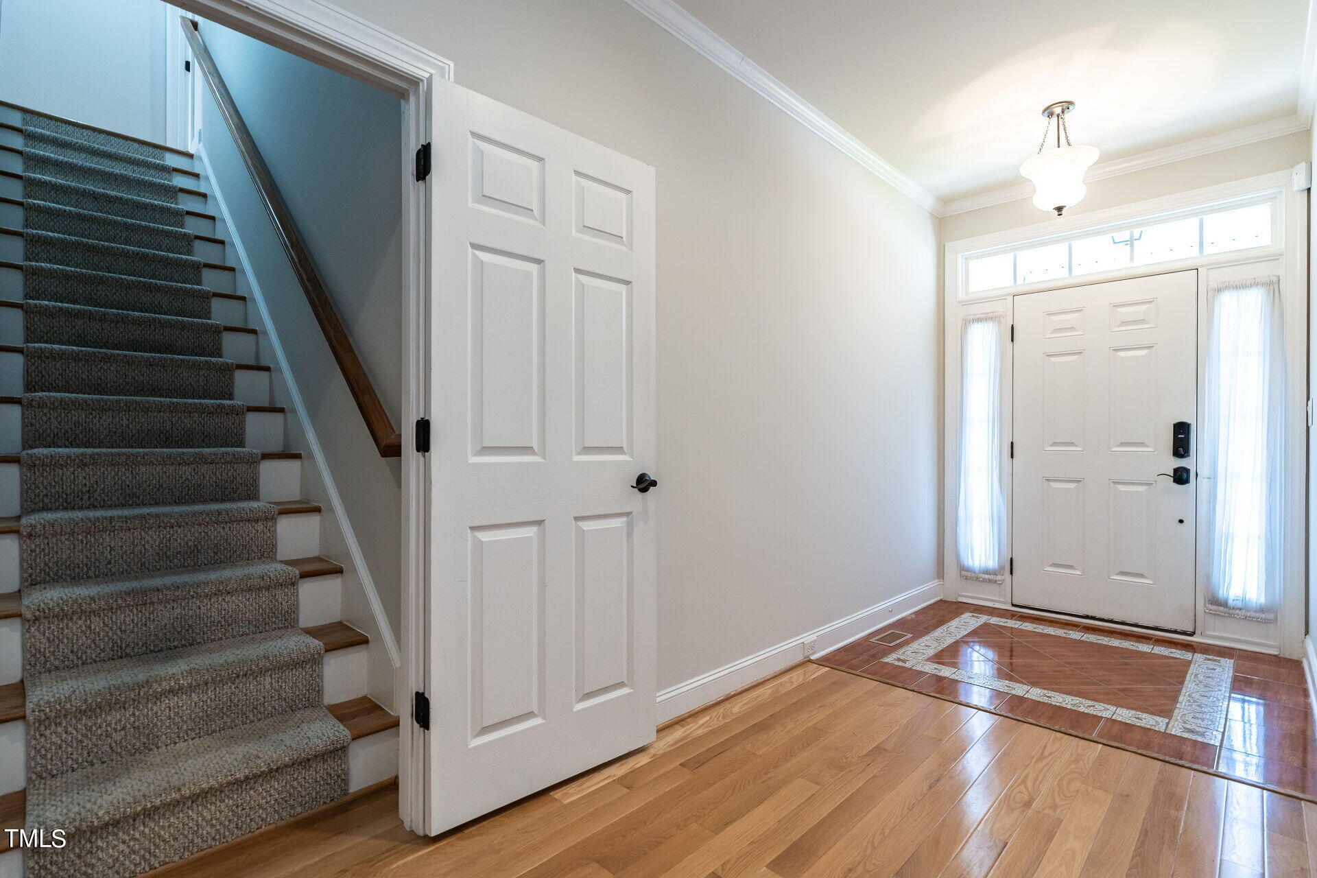 8012 Crookneck Drive