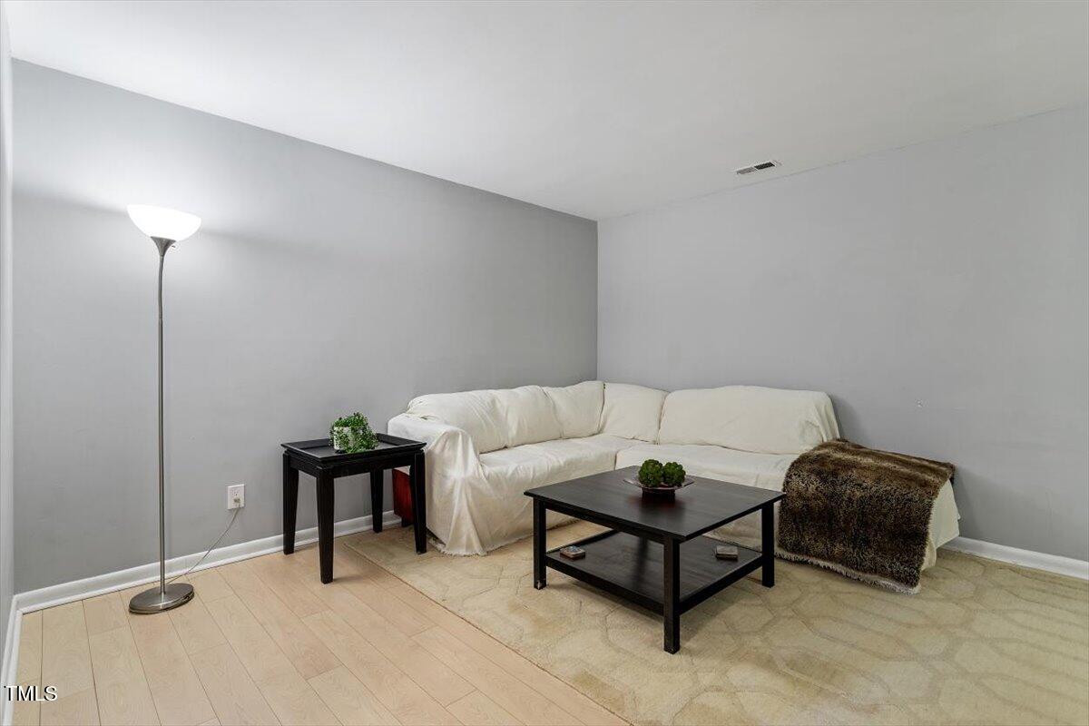 712 Godwin Court
