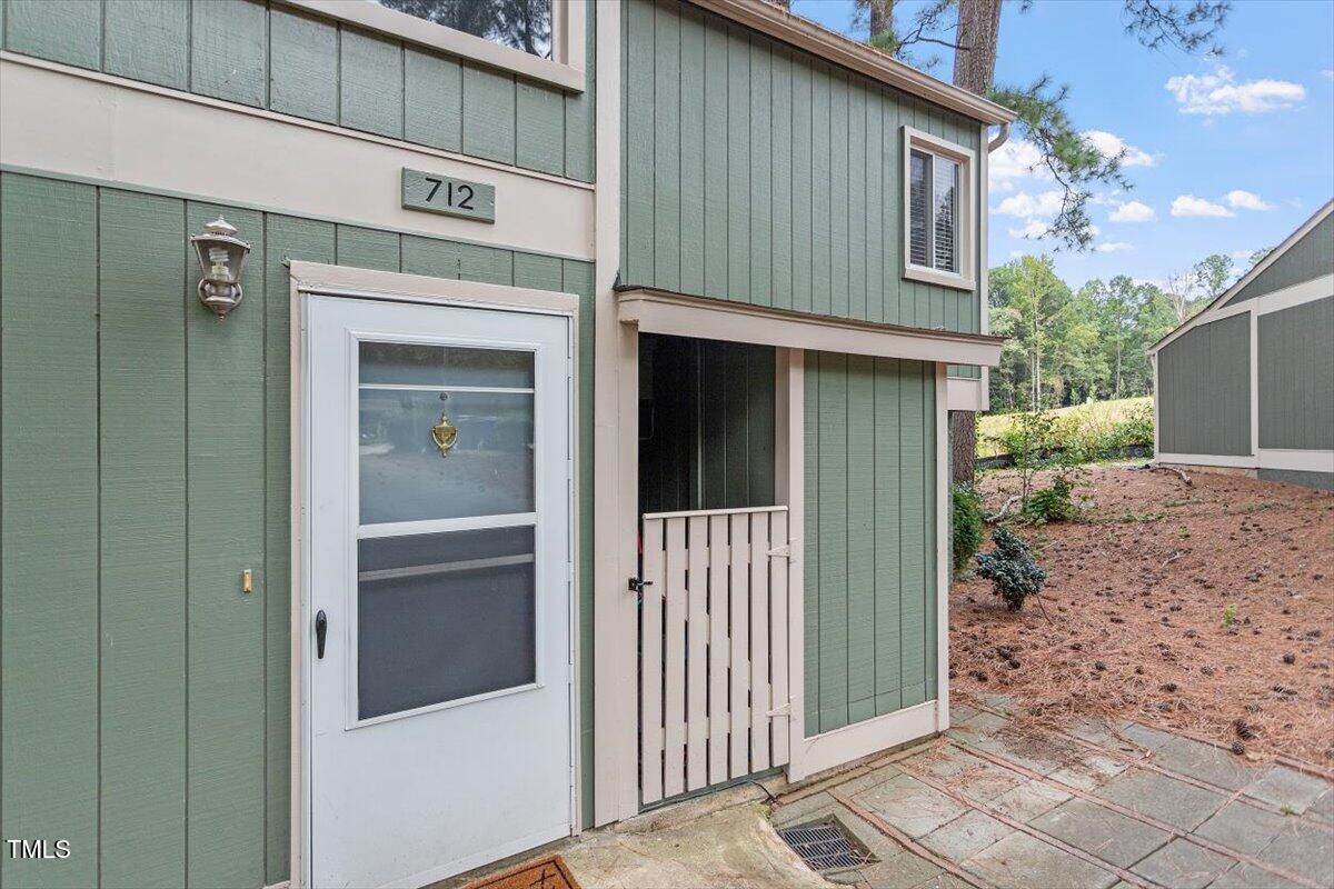 712 Godwin Court