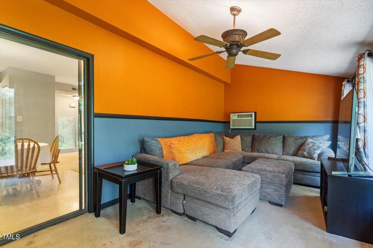 712 Godwin Court