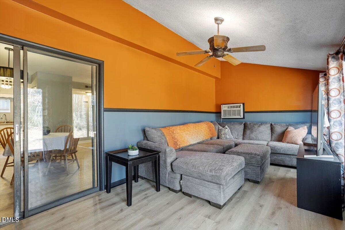 712 Godwin Court