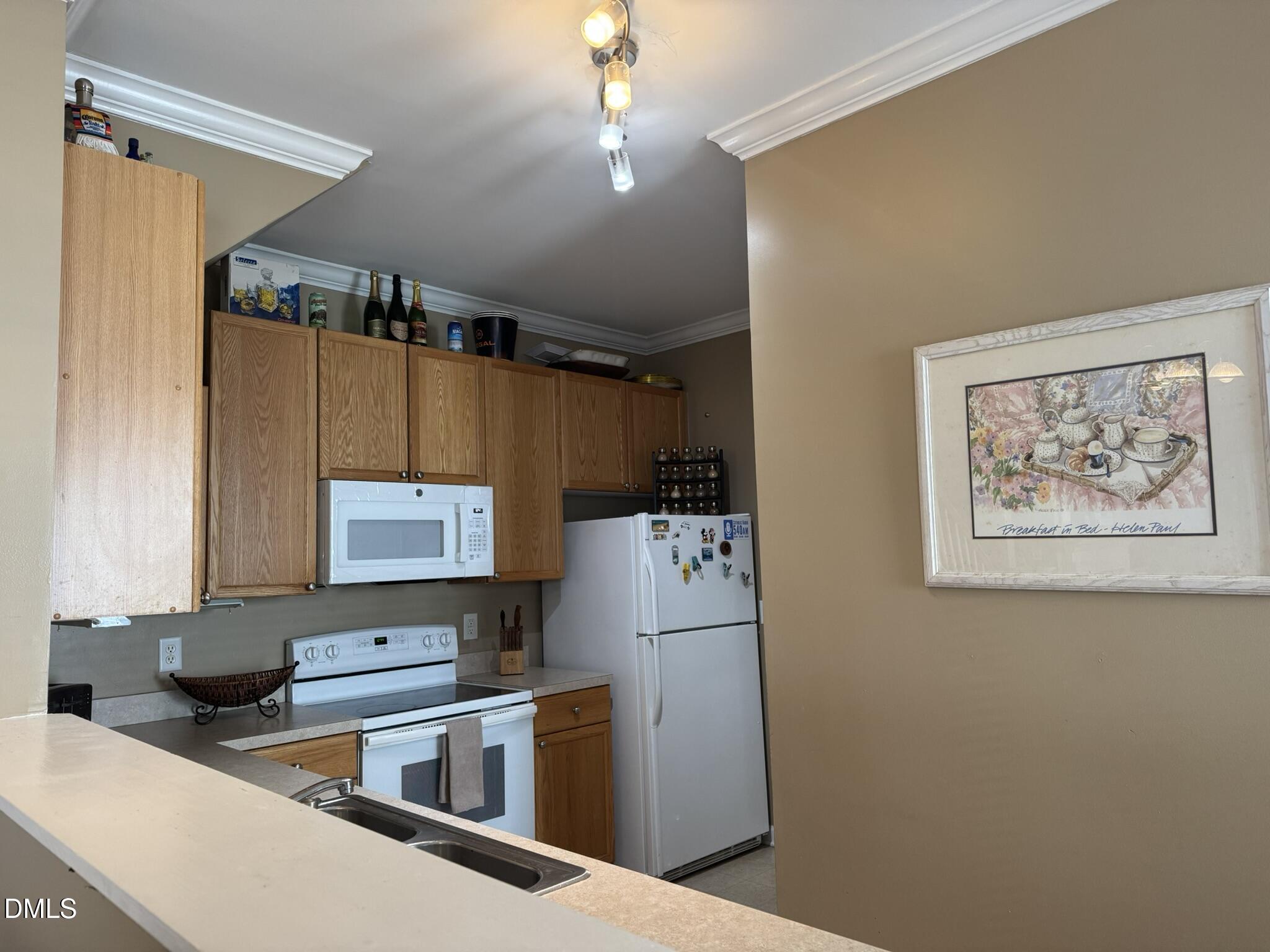 2044 Metacomet Way