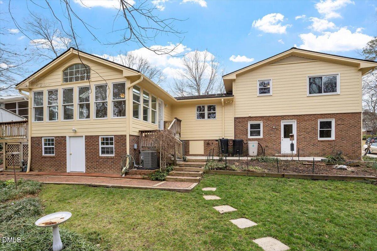 609 Ashe Avenue