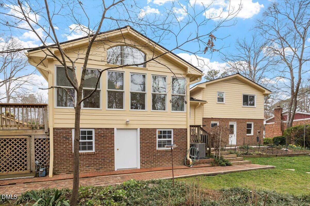 609 Ashe Avenue