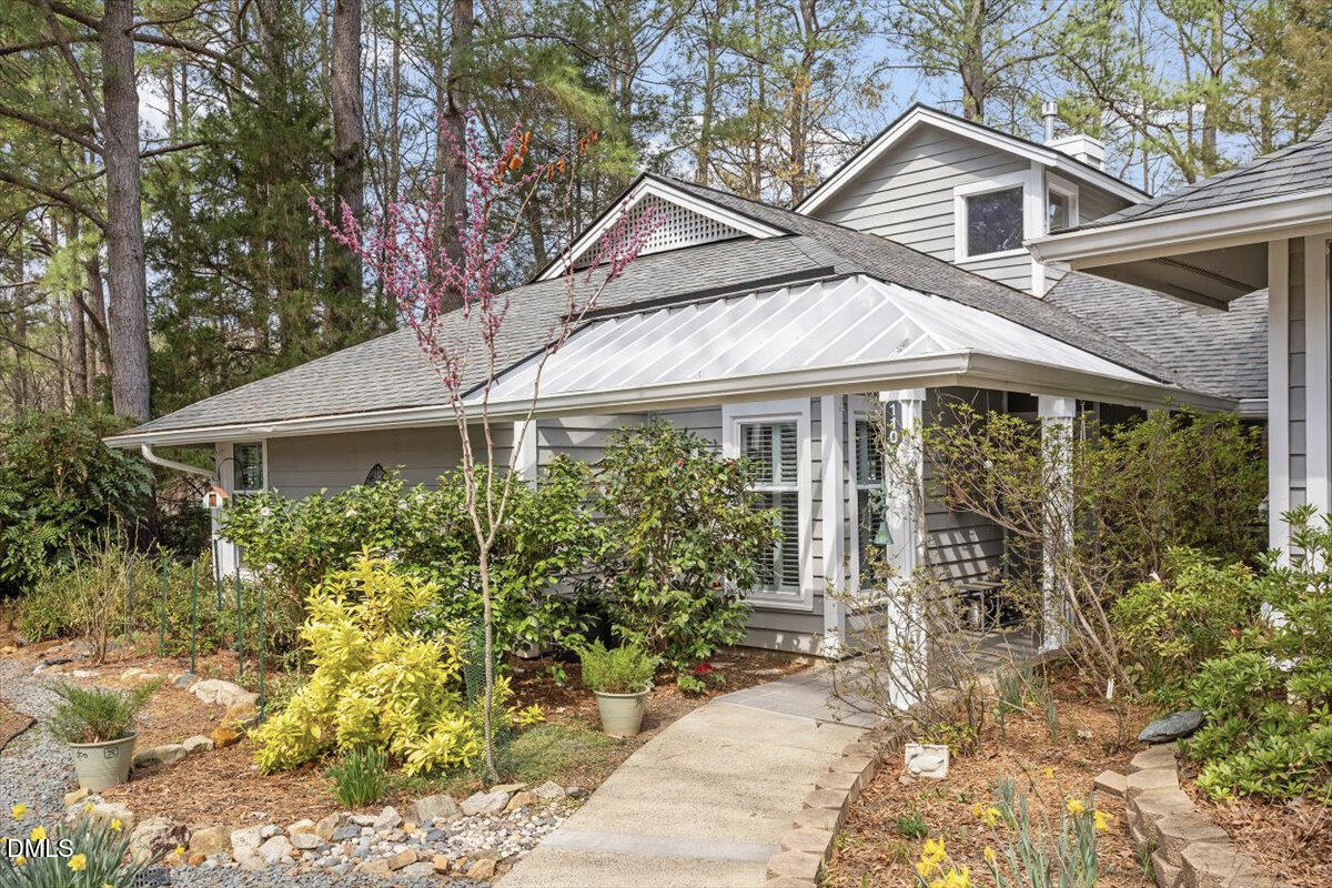110 White Oak Way