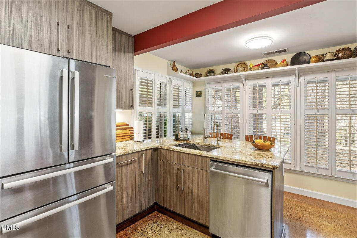 110 White Oak Way