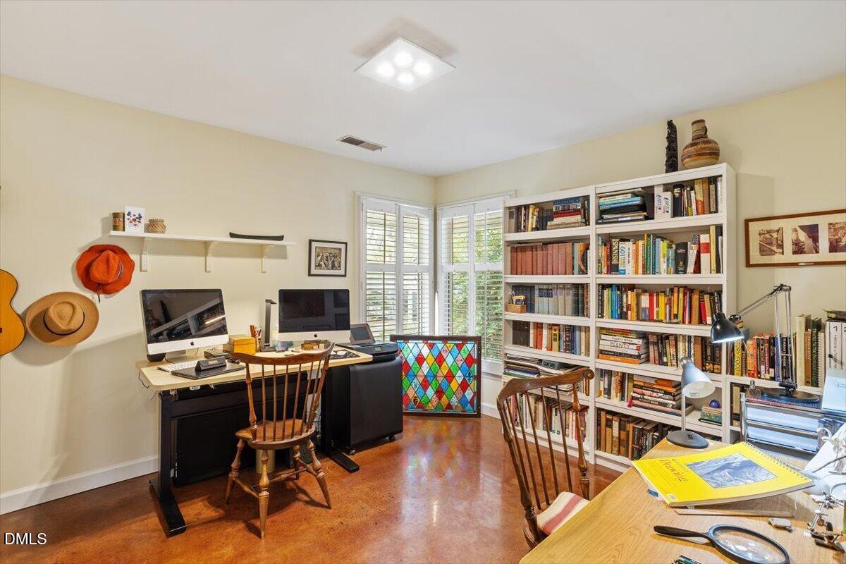 110 White Oak Way