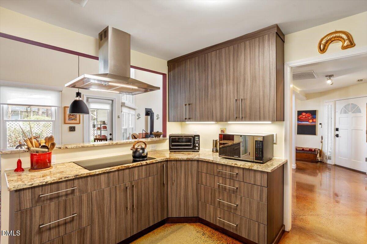 110 White Oak Way