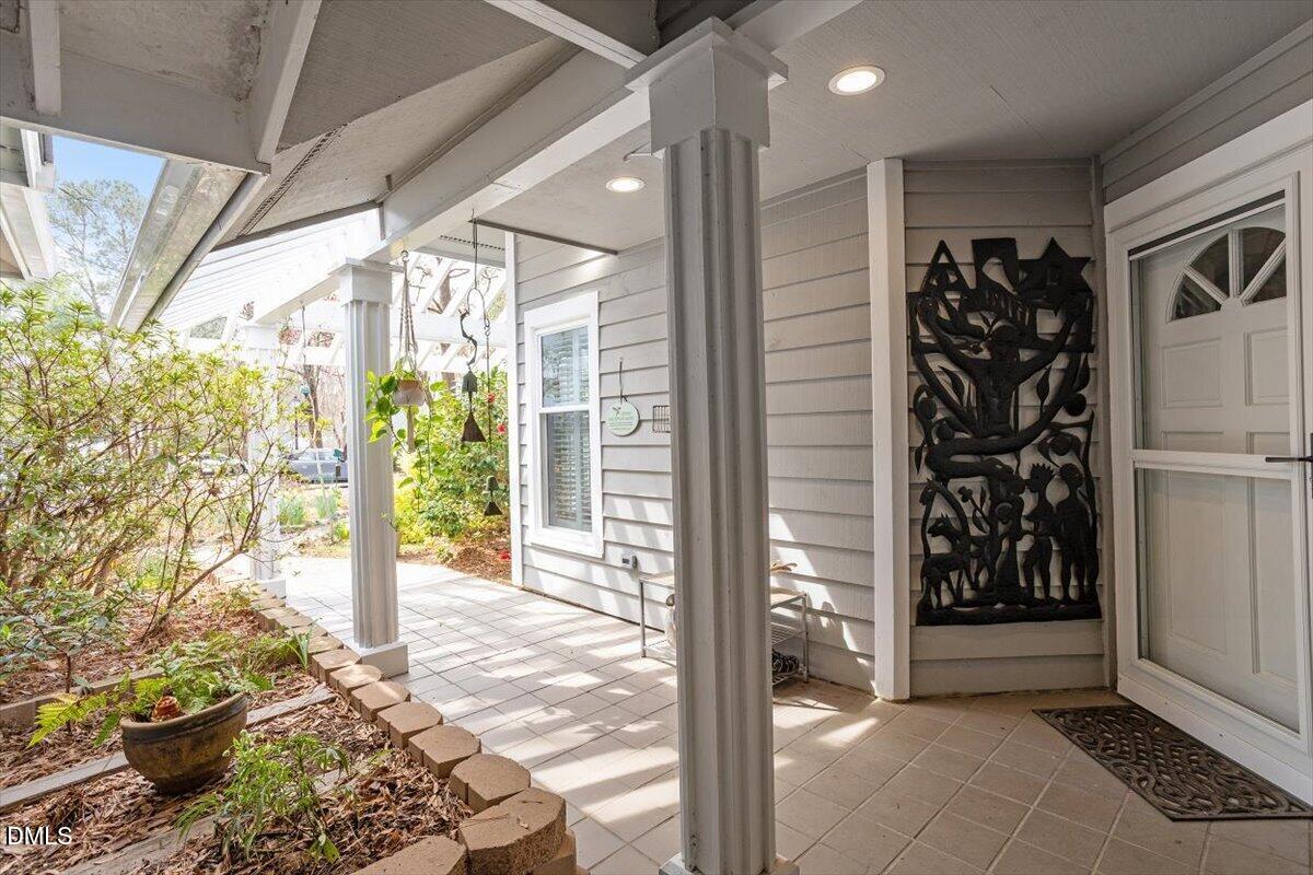 110 White Oak Way