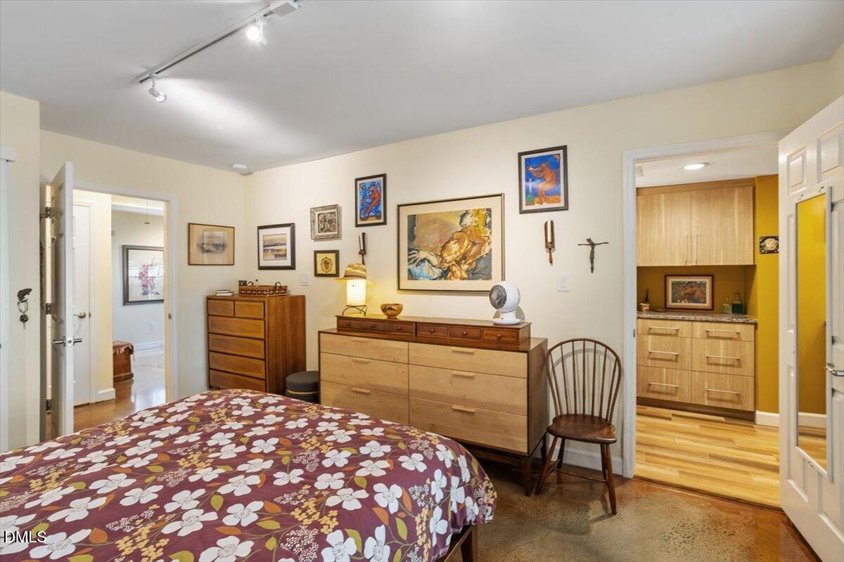 110 White Oak Way