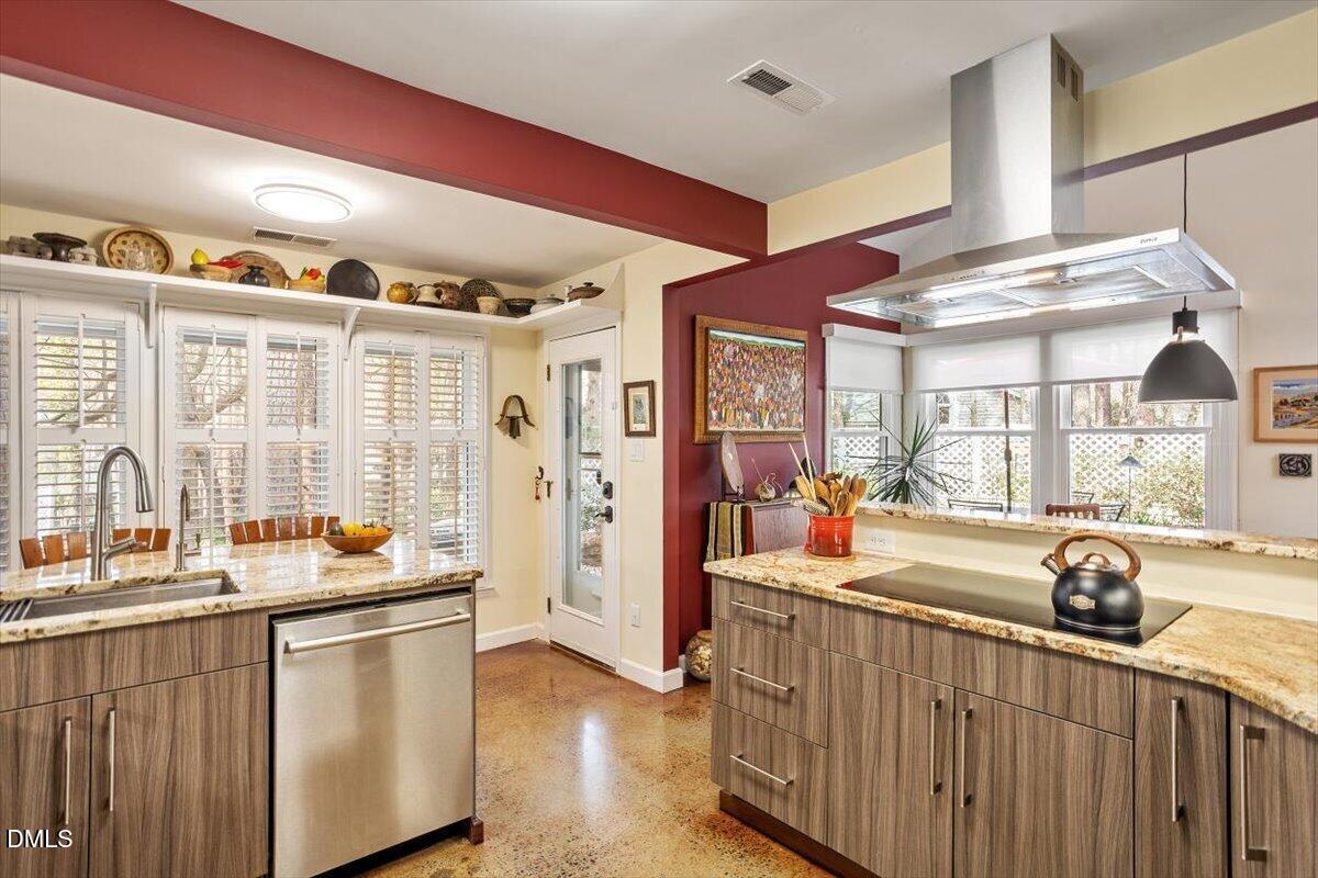 110 White Oak Way