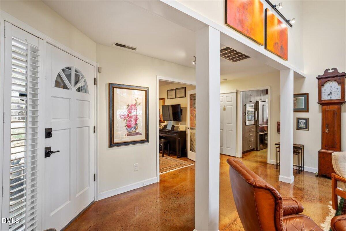 110 White Oak Way