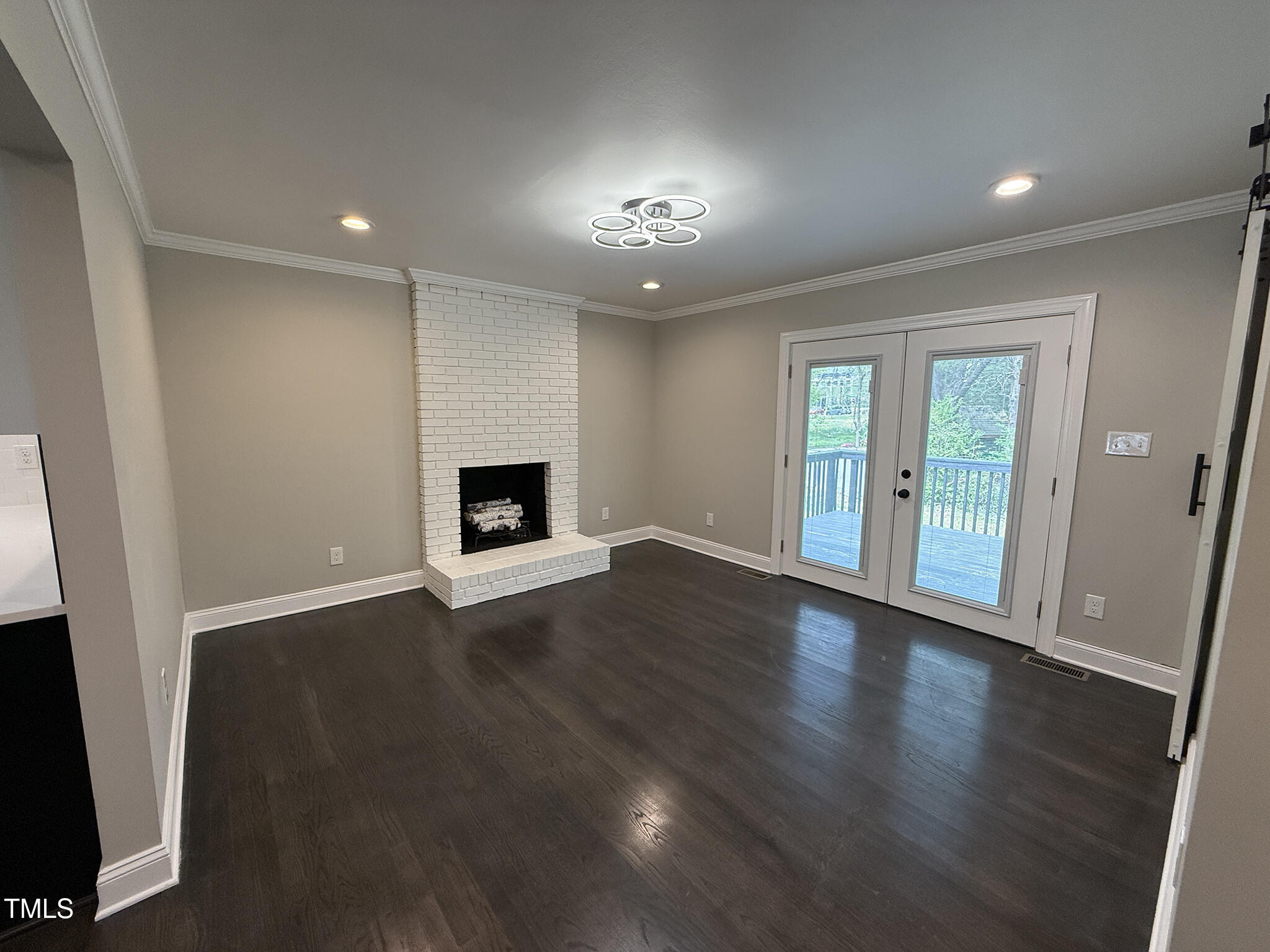 215 Walnut Street