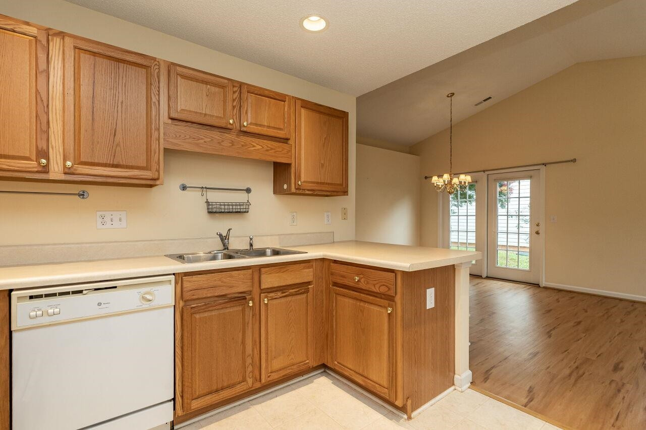 5320 Roan Mountain Place