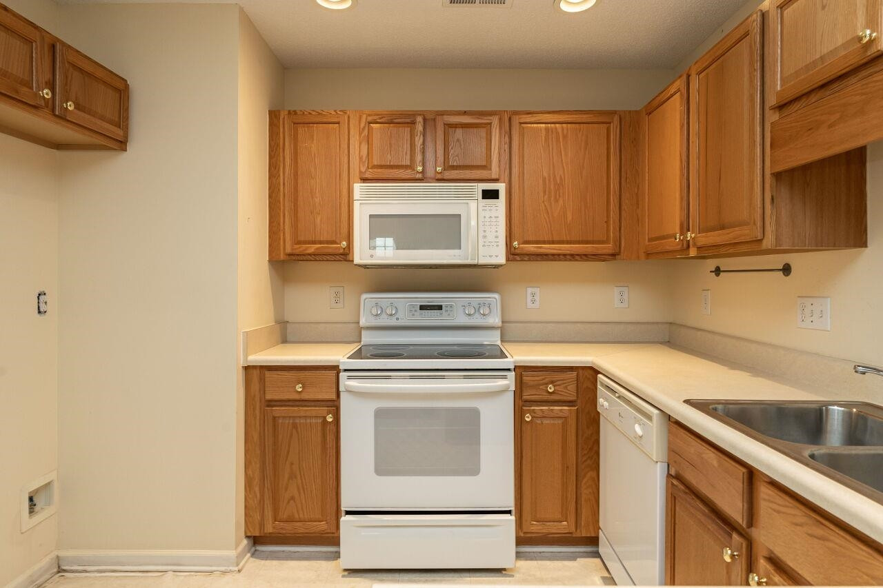 5320 Roan Mountain Place