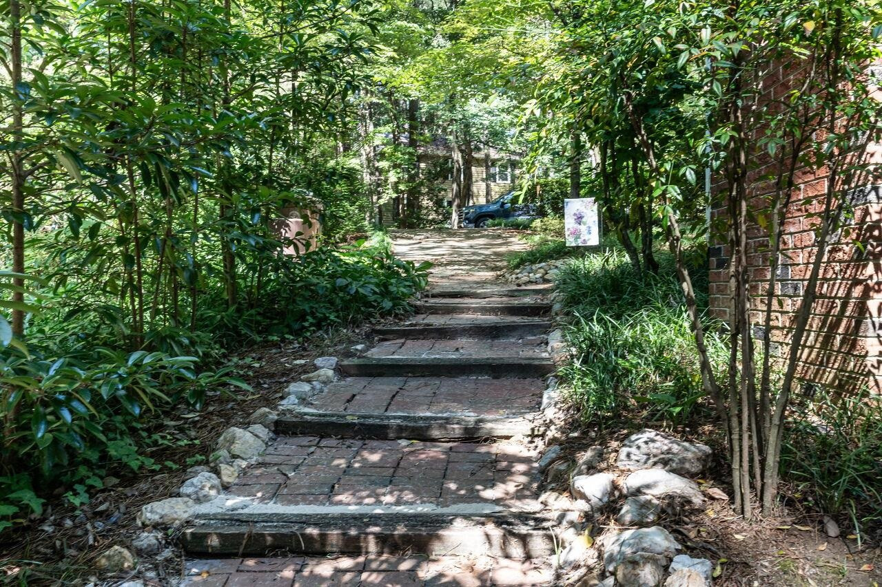117 Flora McDonald Lane