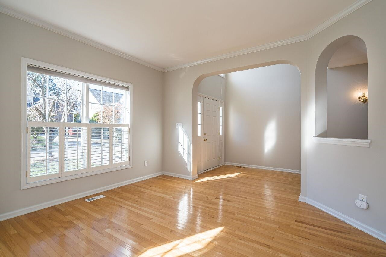 121 Longbridge Drive
