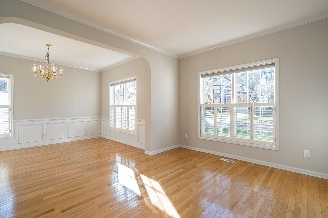 121 Longbridge Drive