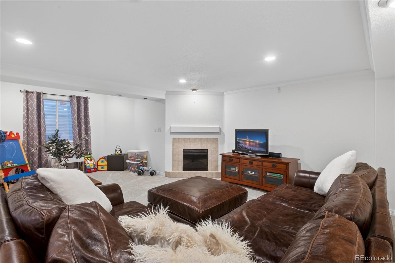 3041 Wyecliff Way