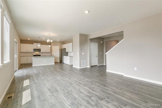 18399 Field Mint Point