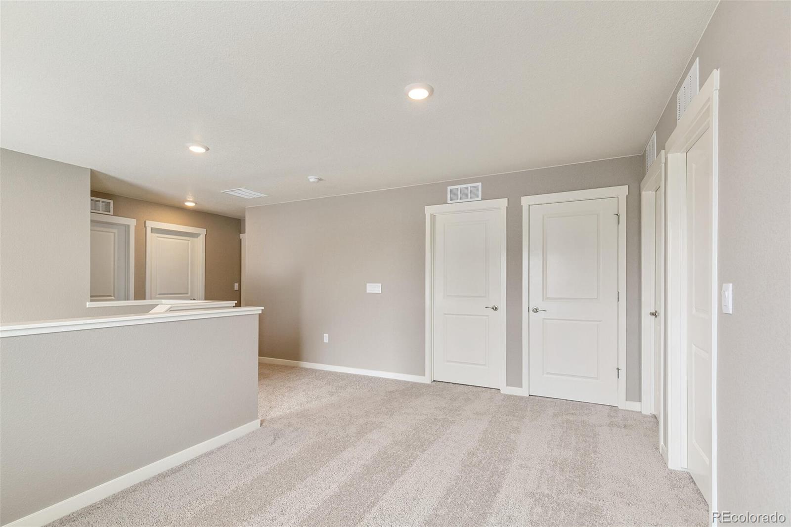 18399 Field Mint Point