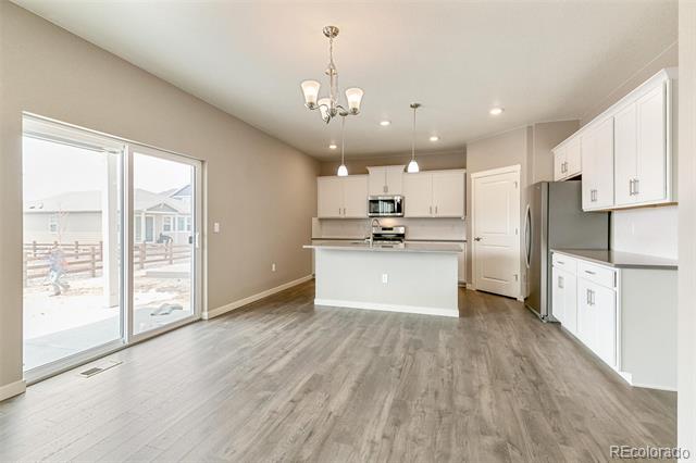 18399 Field Mint Point